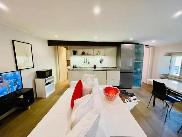 Abbaino Sul Duomo Apartment *